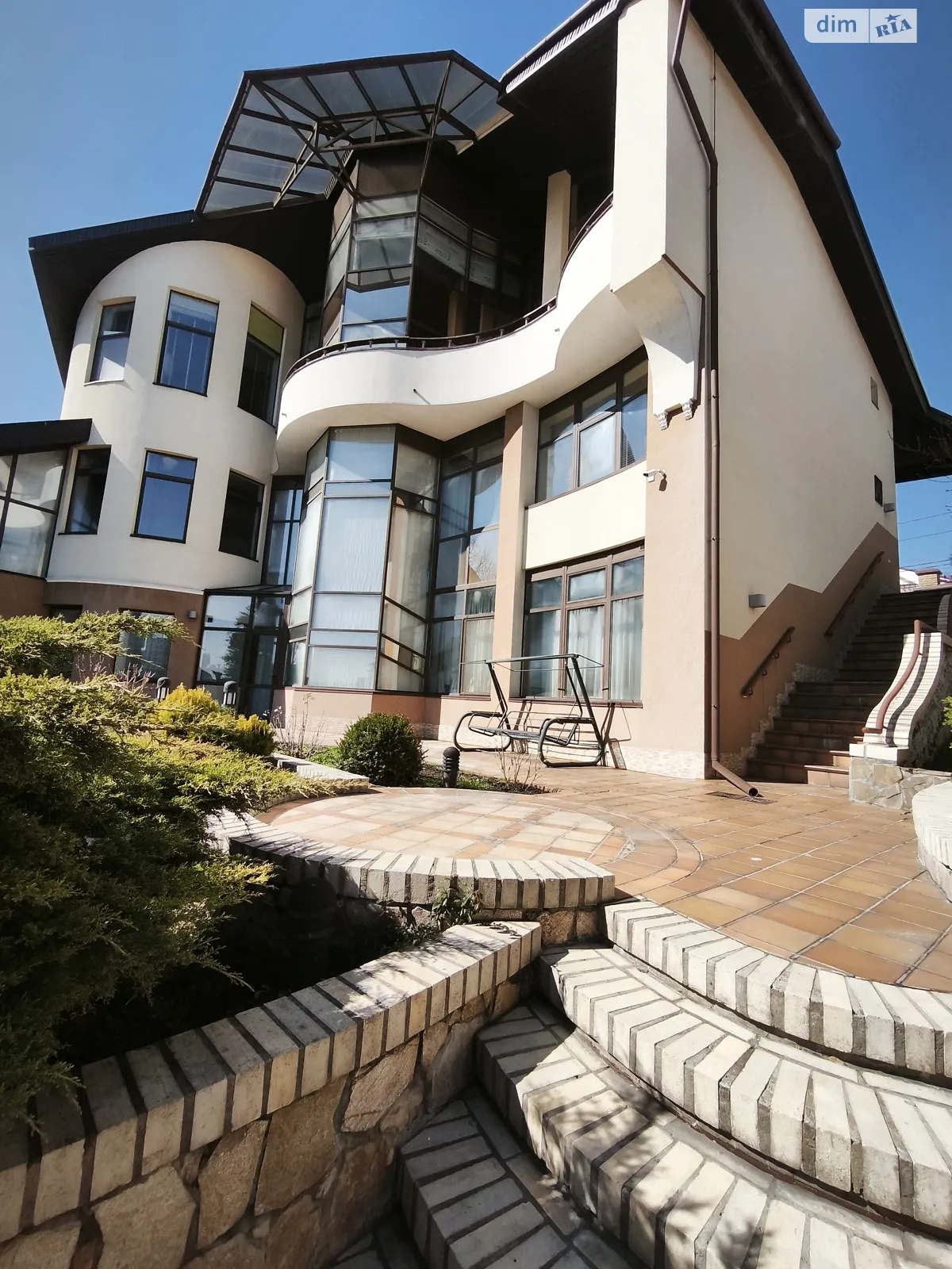 Продается дом на 4 этажа 805.7 кв. м с гаражом, цена: 1100000 $ - фото 1