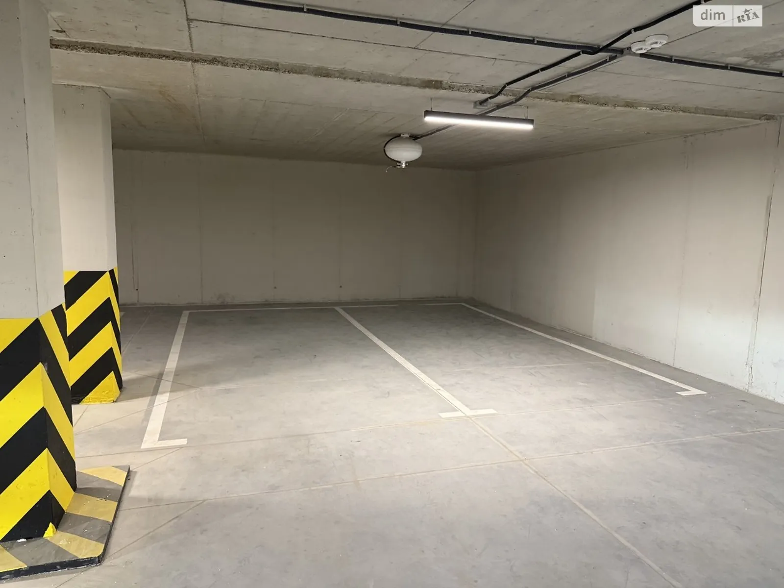 Продается подземный паркинг под легковое авто на 16 кв. м, цена: 35000 $ - фото 1