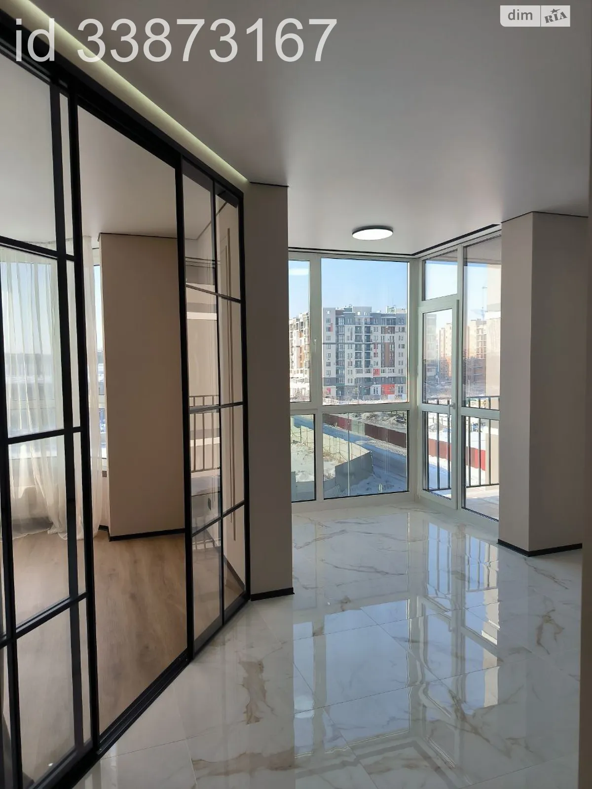 Продается 1-комнатная квартира 38.3 кв. м в Буче, бул. Леонида Бирюкова, 4 - фото 1