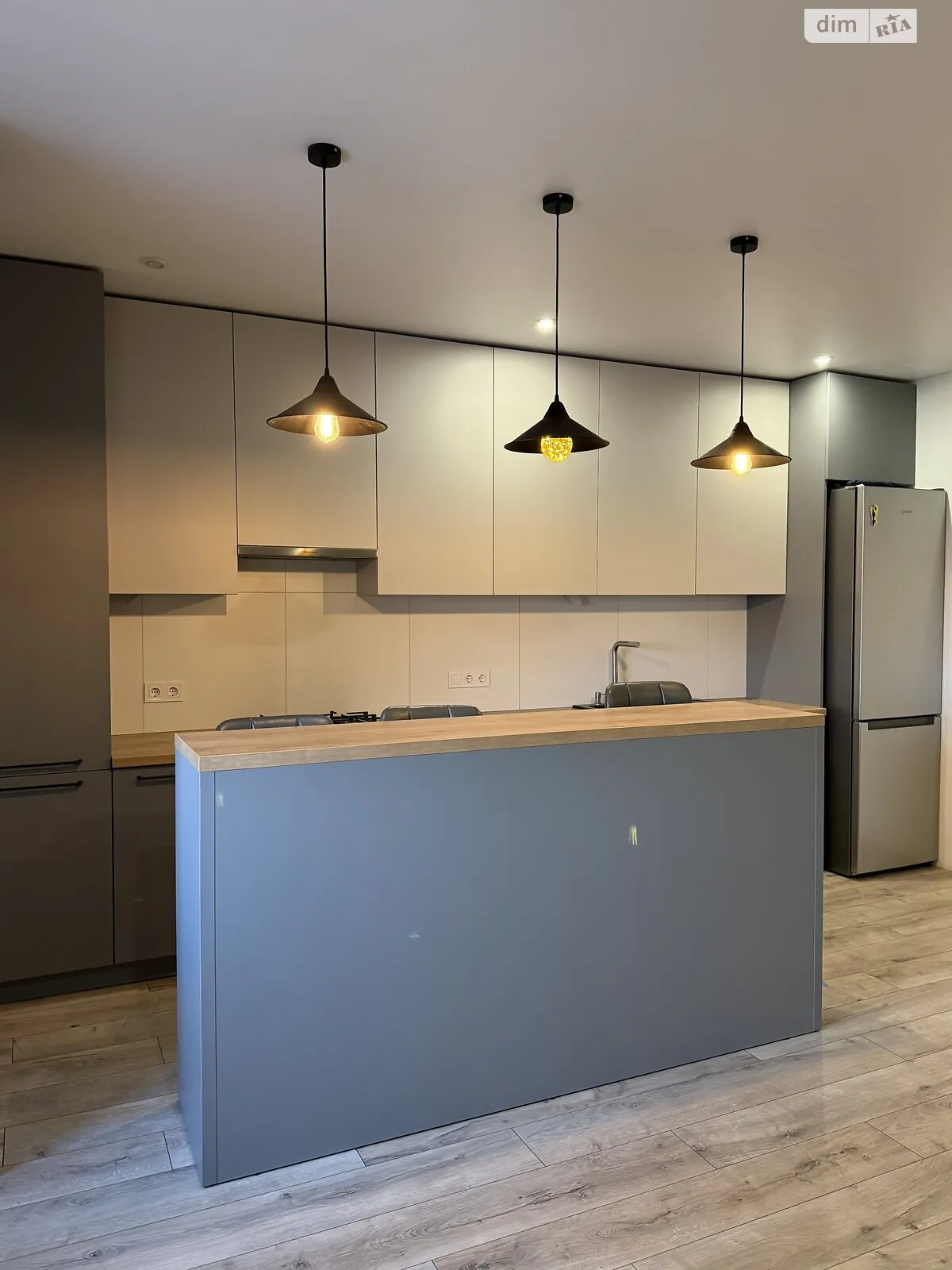 2-кімнатна квартира 73.5 кв. м у Луцьку, вул. Привокзальна, 10Б - фото 1