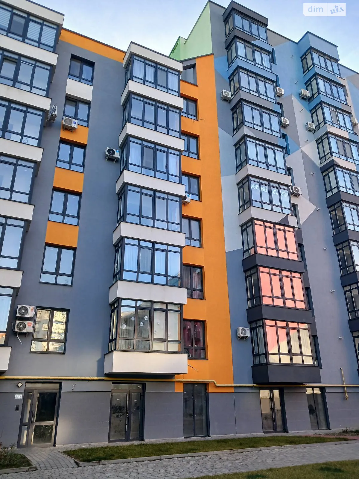 Продается офис 40 кв. м в бизнес-центре, цена: 65000 $ - фото 1