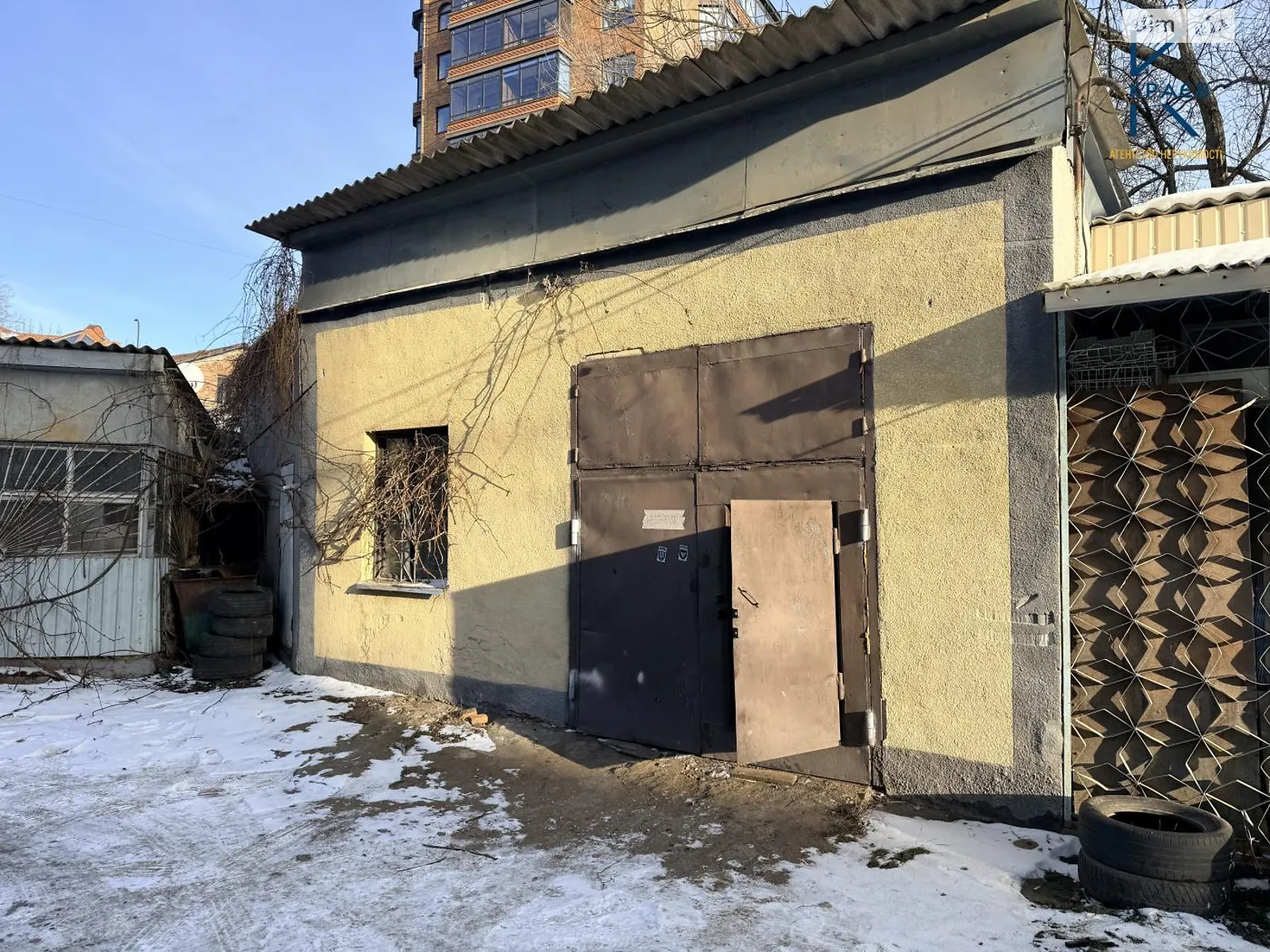 Продается отдельно стоящий гараж универсальный на 35.3 кв. м, цена: 32000 $ - фото 1