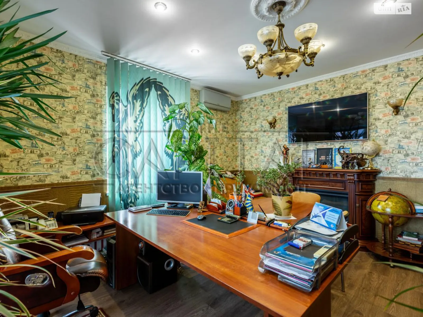 Сдается в аренду дом на 2 этажа 250 кв. м с террасой, цена: 3000 $ - фото 1