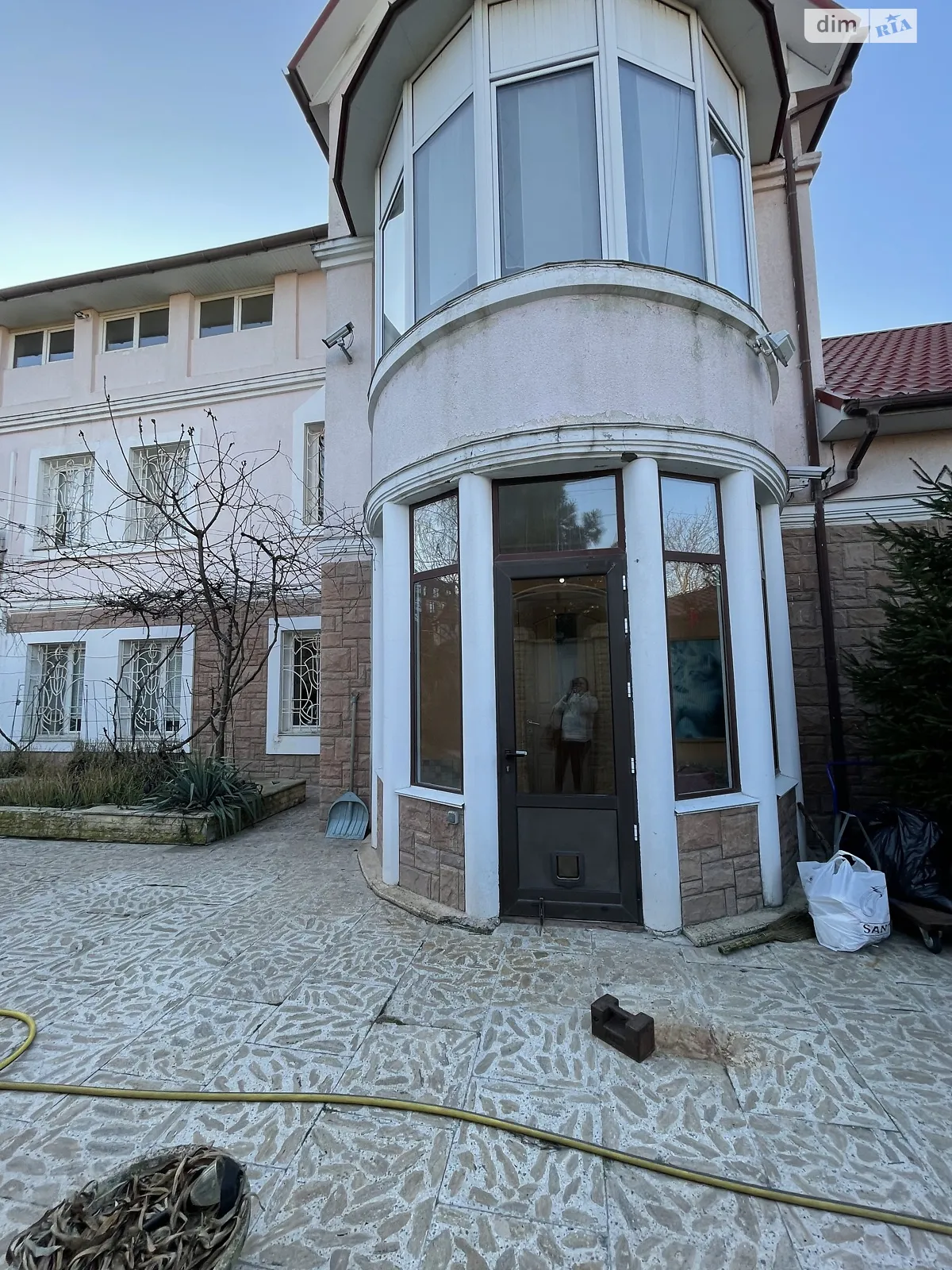 Продається будинок 3 поверховий 550 кв. м з меблями, цена: 450000 $ - фото 1