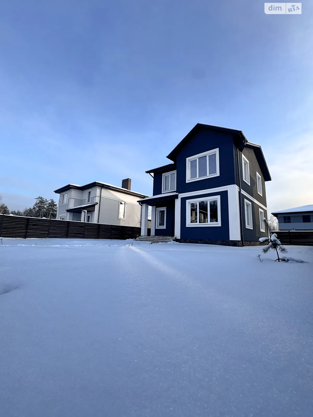 Продается дом на 2 этажа 124 кв. м с верандой, цена: 1000 $ - фото 1