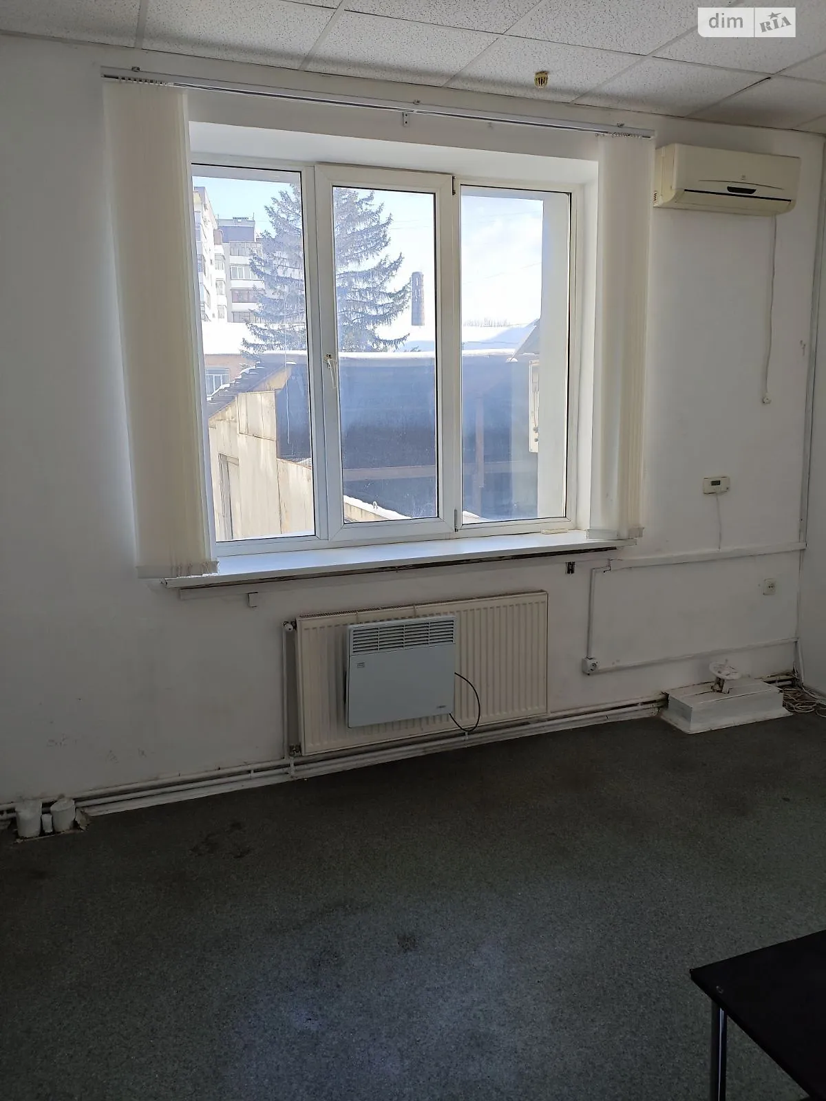 Сдается в аренду офис 18.6 кв. м в бизнес-центре, цена: 3760 грн - фото 1