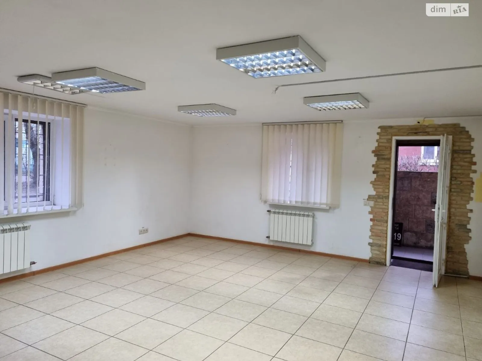 Здається в оренду приміщення вільного призначення 41 кв. м в 3-поверховій будівлі, цена: 16500 грн - фото 1