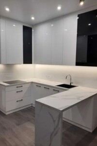 Продажа квартиры, Харьков, р‑н. Нагорный (Киевский), ст.м. Университет, Рымарская улица, дом 27