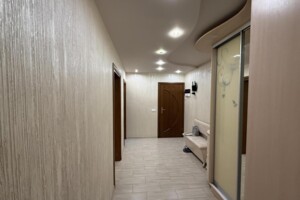 Продажа квартиры, Львов, р‑н. Сыхов, Монастырского улица, дом 7