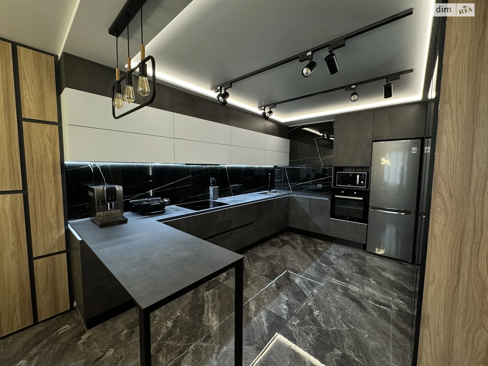 3-комнатная квартира 110 кв. м в Тернополе, просп. Бандеры Степана, 36 - фото 1