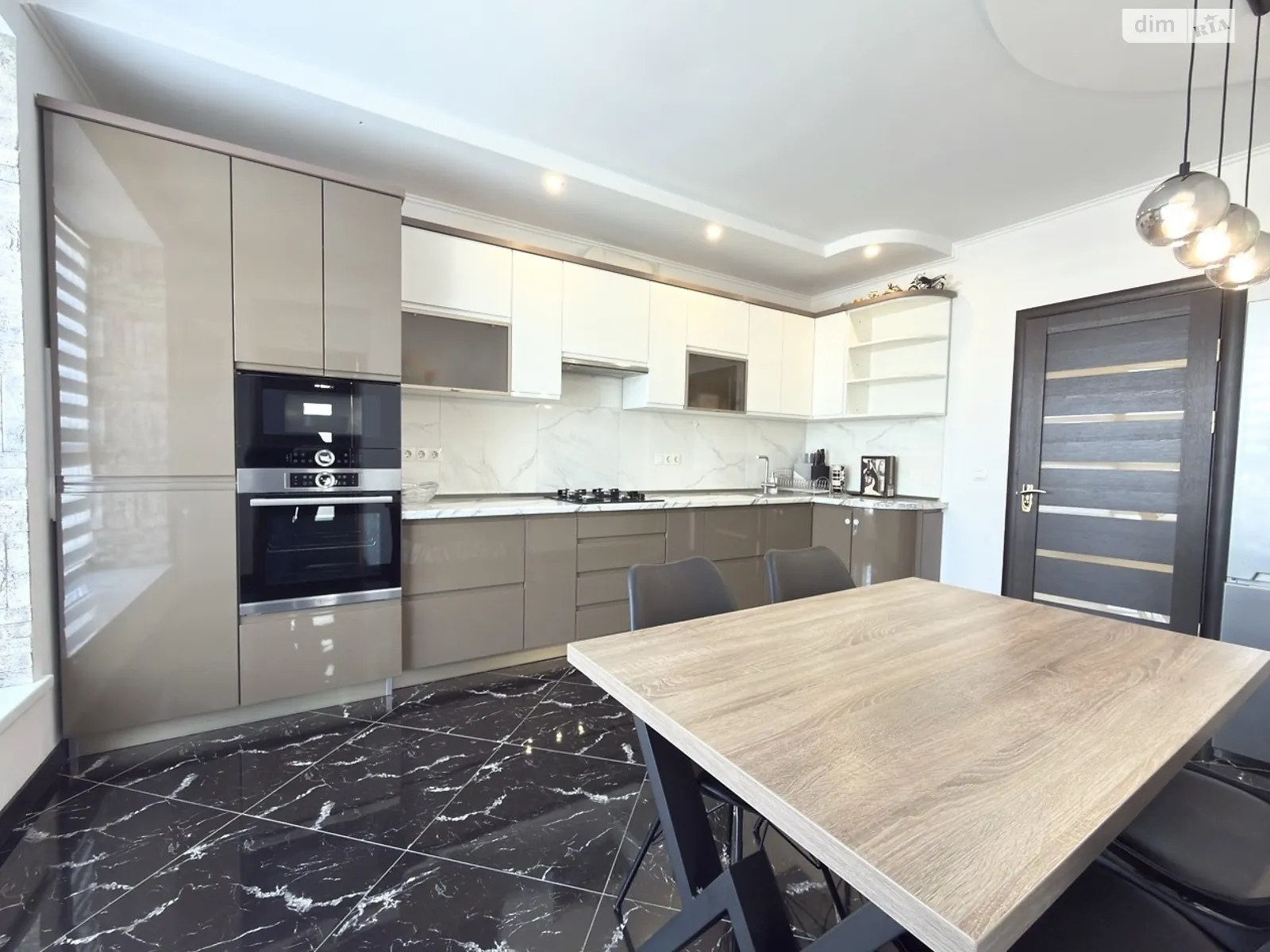 Продается 2-комнатная квартира 137.1 кв. м в Криховцах, ул. Слободская, 46 - фото 1