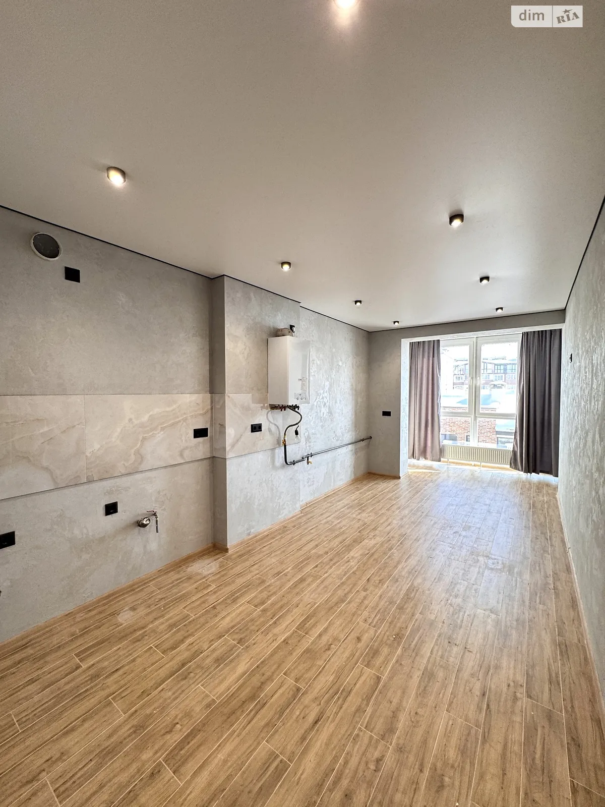 Продается 2-комнатная квартира 60 кв. м в Гостомеле, ул. Молодежная, 11/5 - фото 1