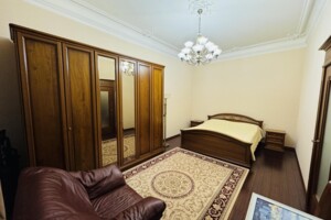 Продаж квартири, Львів, р‑н. Центр, Дорошенка Петра вулиця