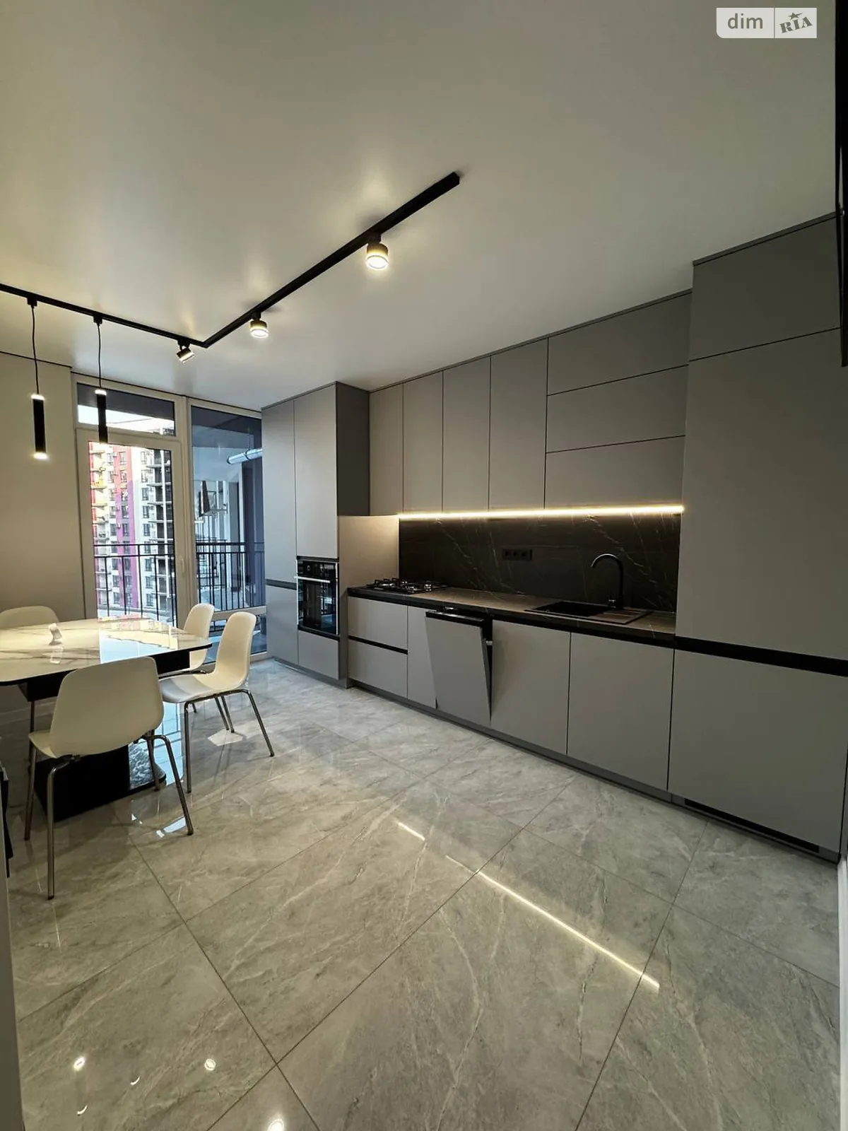 Сдается в аренду 1-комнатная квартира 40 кв. м в Ивано-Франковске, ул. Юліана Пелеша(Крайковского) - фото 1