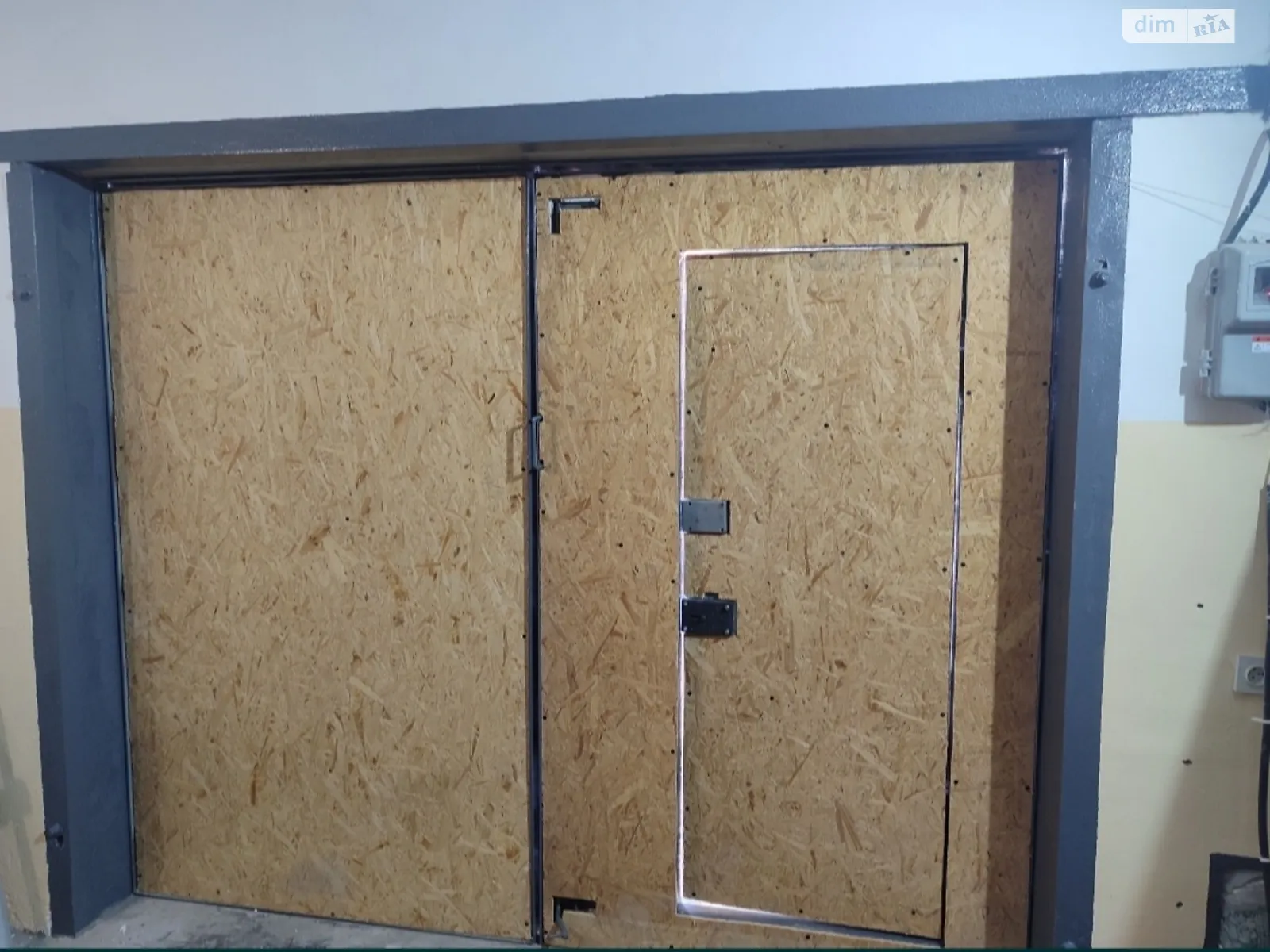 Продается отдельно стоящий гараж под бус на 22 кв. м, цена: 5200 $ - фото 1