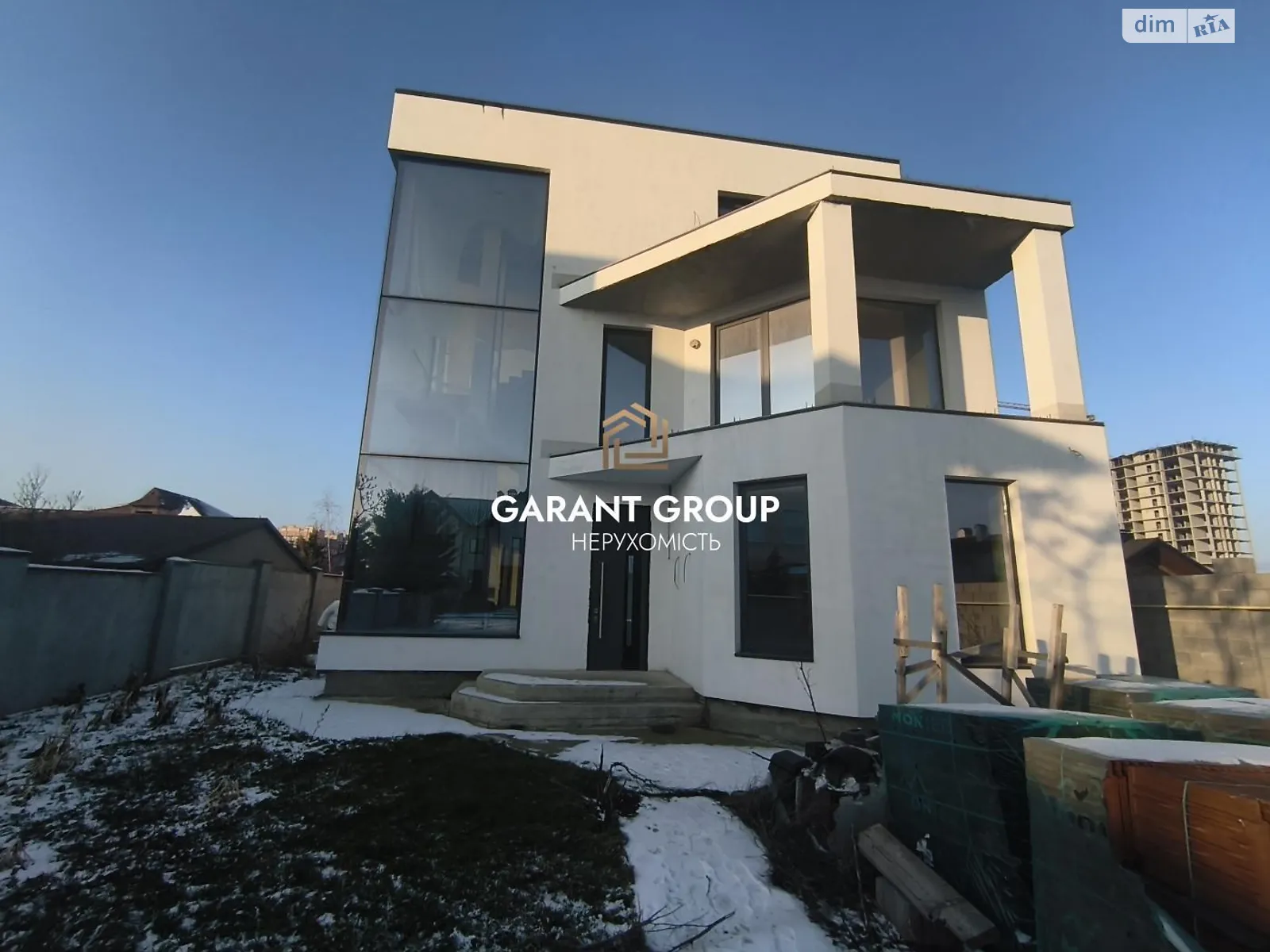 Продається будинок 3 поверховий 246 кв. м з банею/сауною, цена: 370000 $ - фото 1