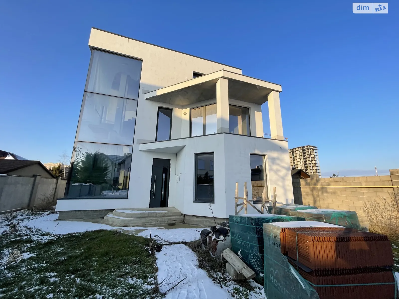 Продається будинок 3 поверховий 250 кв. м з подвалом, цена: 370000 $ - фото 1