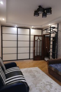 Продаж квартири, Харків, р‑н. Салтівський, ст.м. Захисників України, Салтівське шосе, буд. 73Г