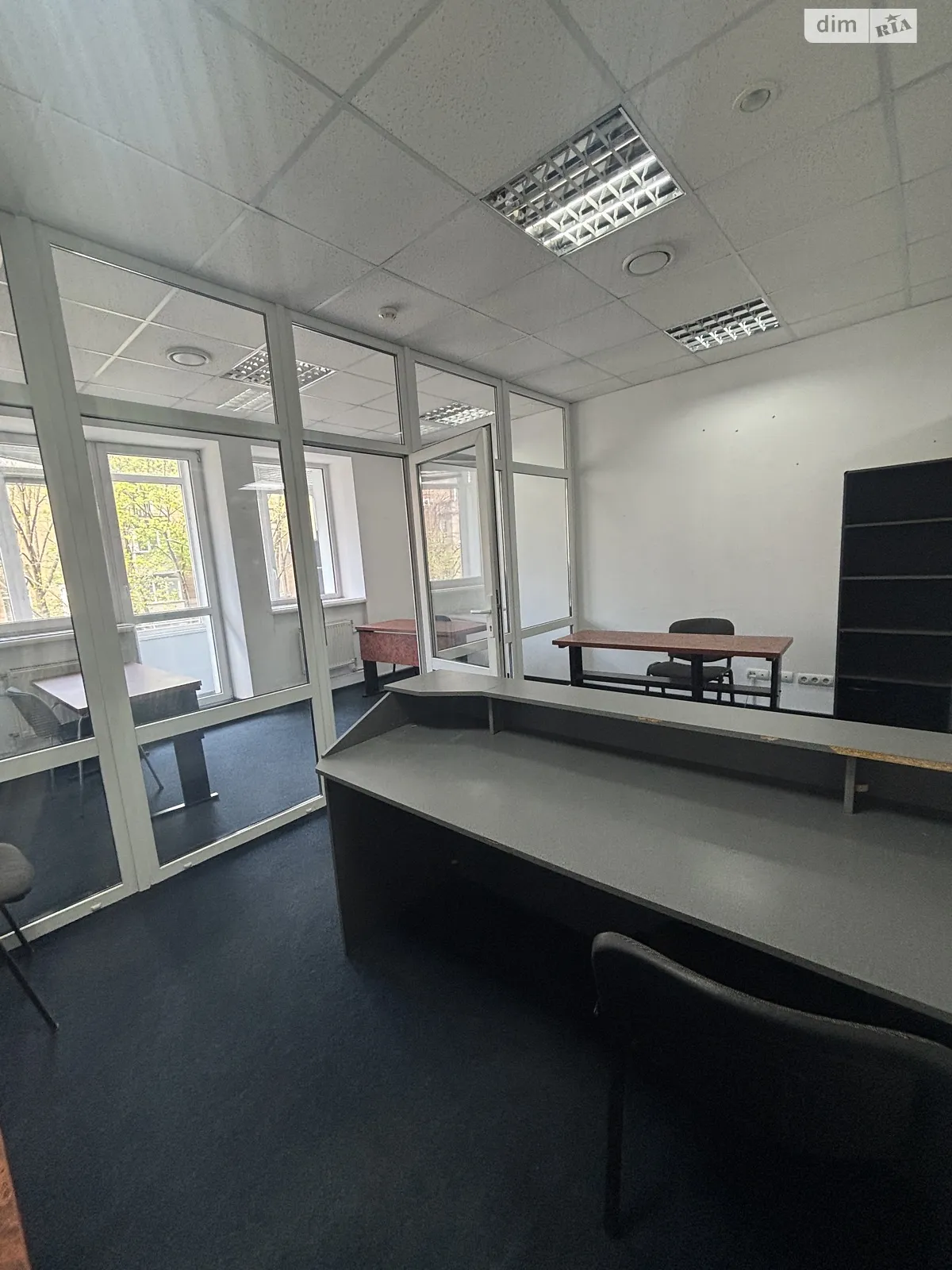 Сдается в аренду офис 43 кв. м в бизнес-центре, цена: 12000 грн - фото 1