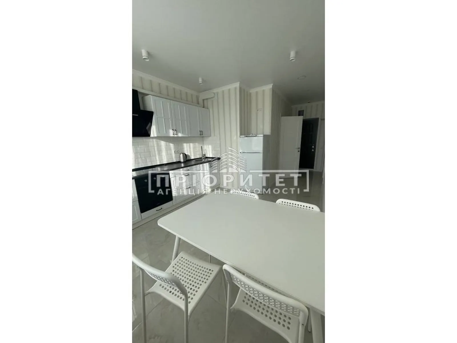 Продается 1-комнатная квартира 41.2 кв. м в Одессе, ул. Жемчужная - фото 1