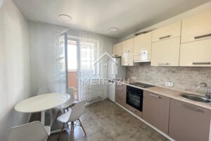 Продажа квартиры, Харьков, р‑н. Пески, ст.м. Центральный рынок, Рогатинская Левада улица, дом 8