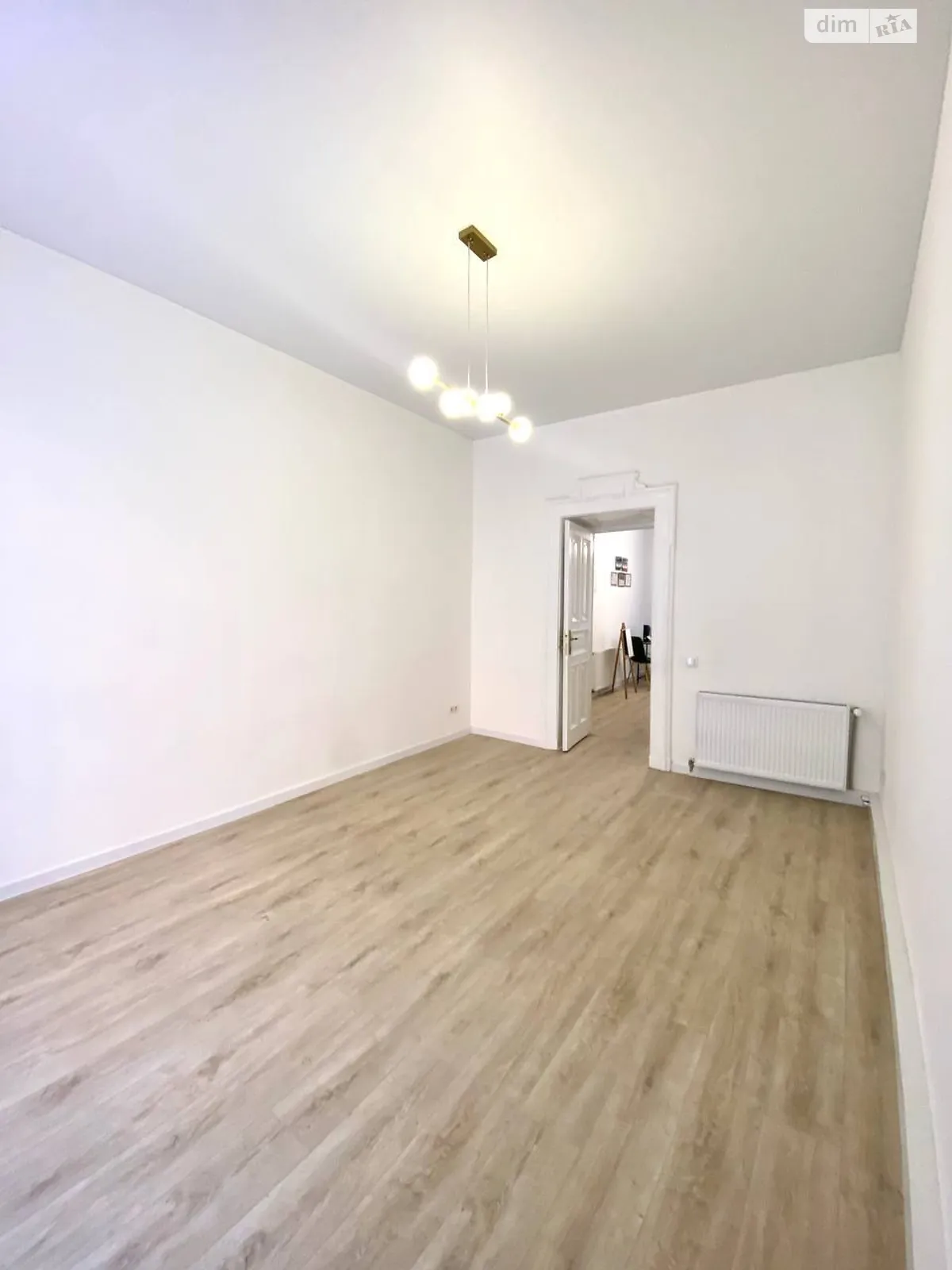 Сдается в аренду офис 16.7 кв. м в бизнес-центре, цена: 8000 грн - фото 1