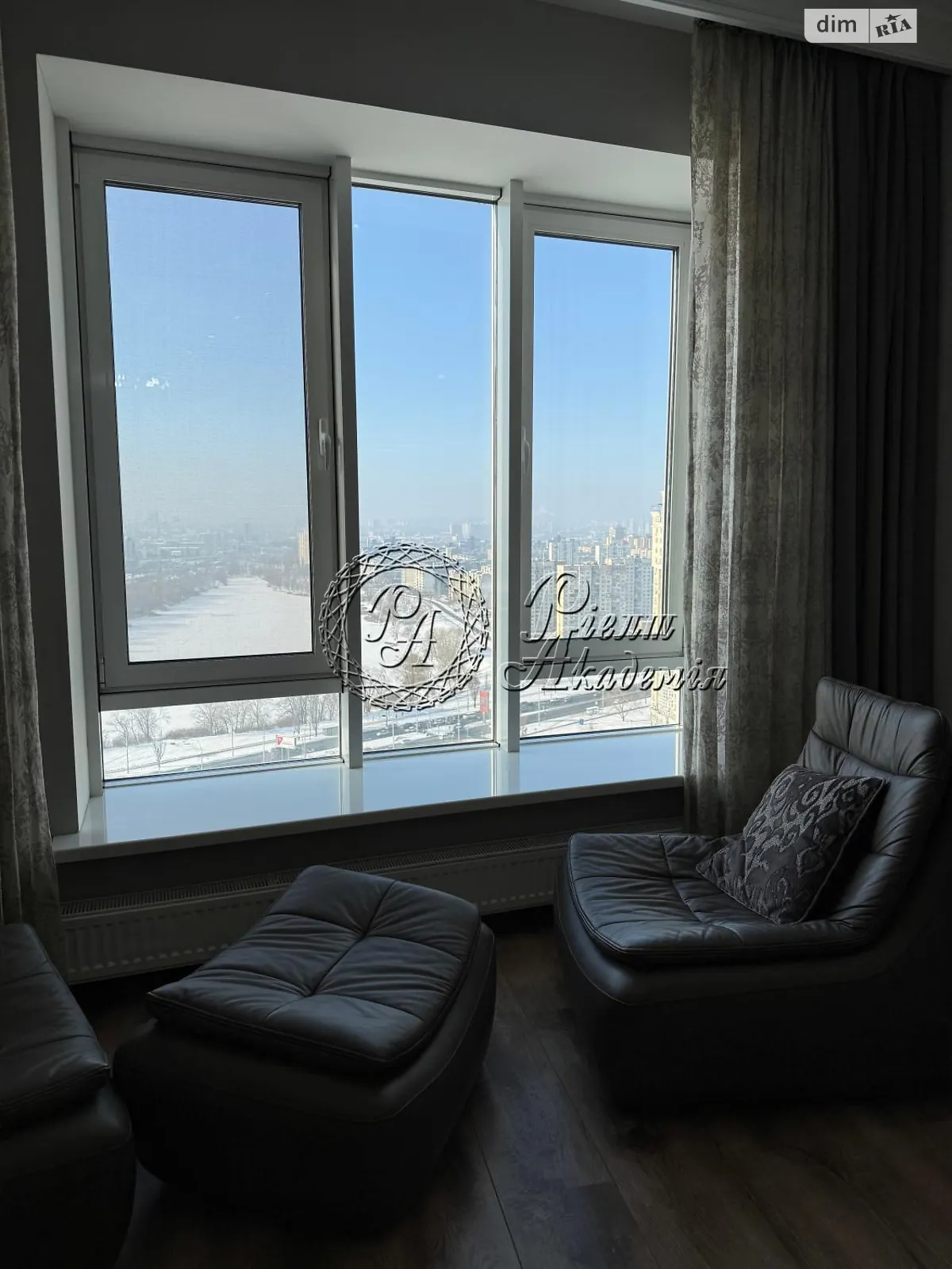 наб. Оболонська, 1 корпус 1 Оболонь Київ - фото 2