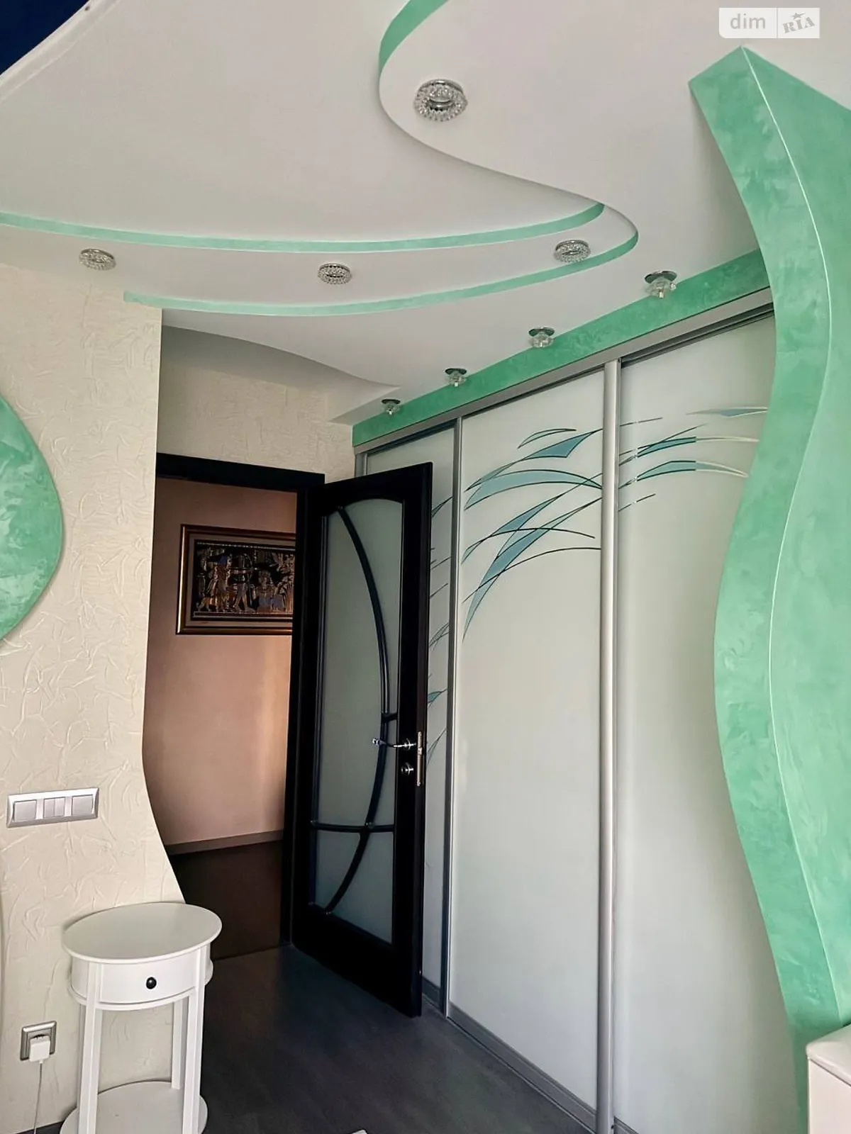 Продается 3-комнатная квартира 100 кв. м в Кропивницком, ул. Соборная, 22 - фото 1