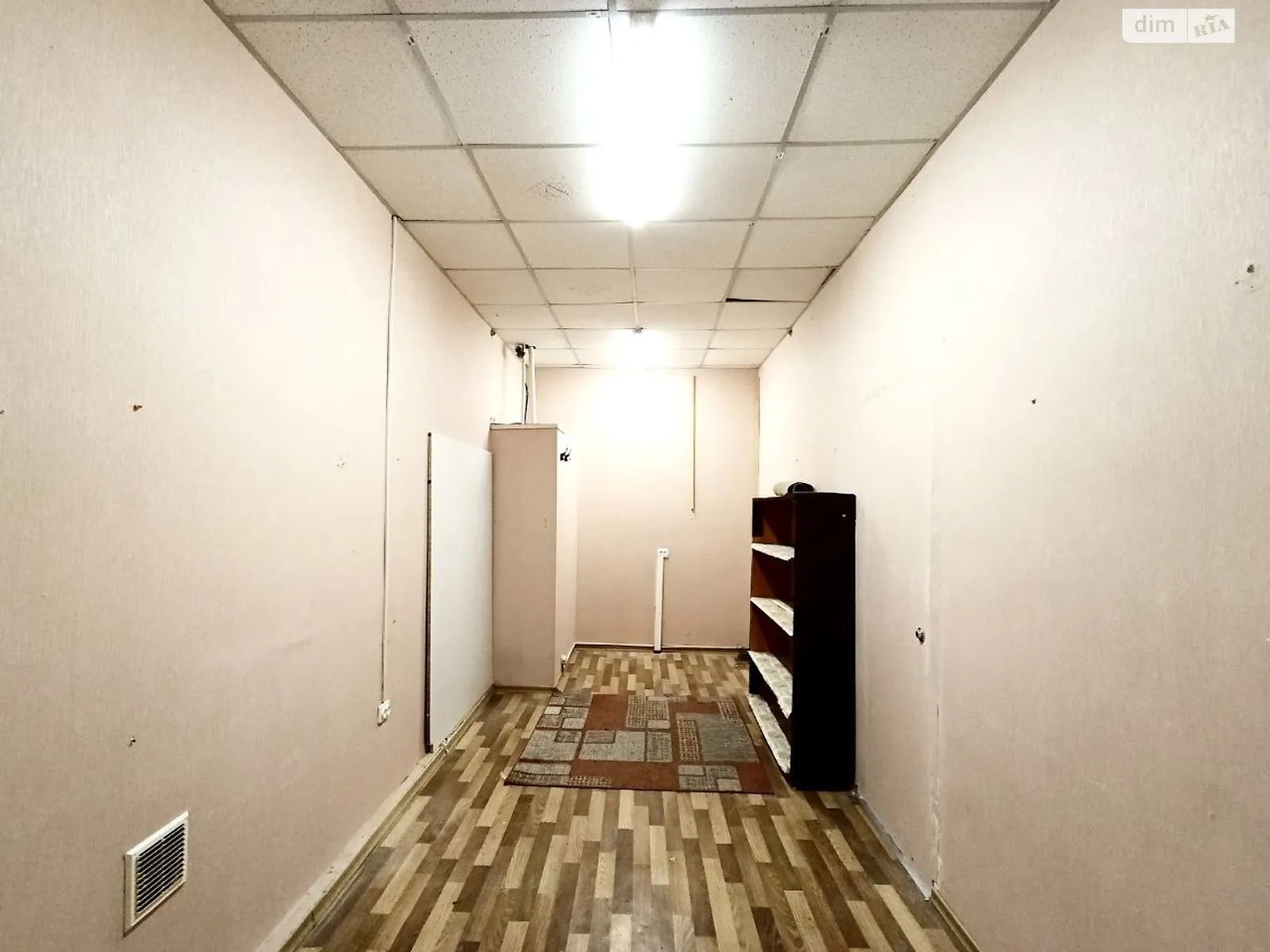 Сдается в аренду офис 12 кв. м в бизнес-центре, цена: 2200 грн - фото 1