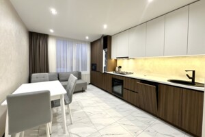 Продажа квартиры, Ивано-Франковск, р‑н. Центр, Бандеры Степана улица, дом 79, кв. 43