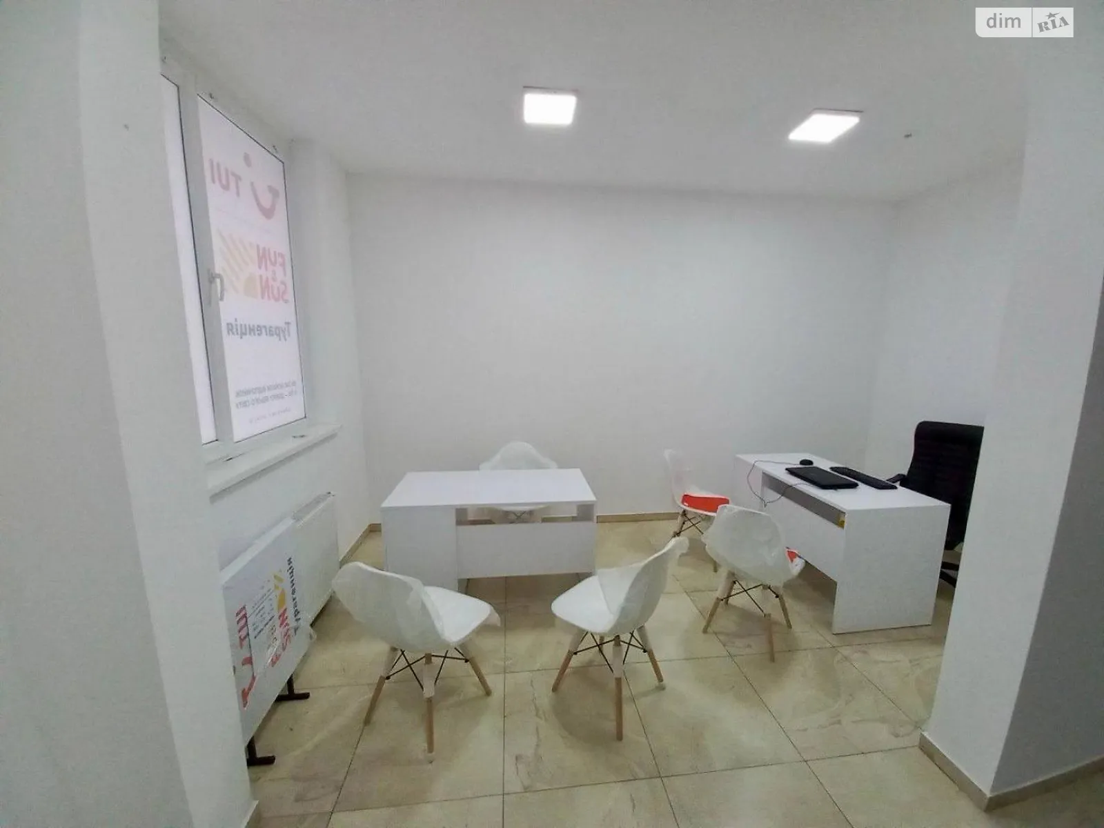 Продается офис 21.5 кв. м в бизнес-центре, цена: 39000 $ - фото 1