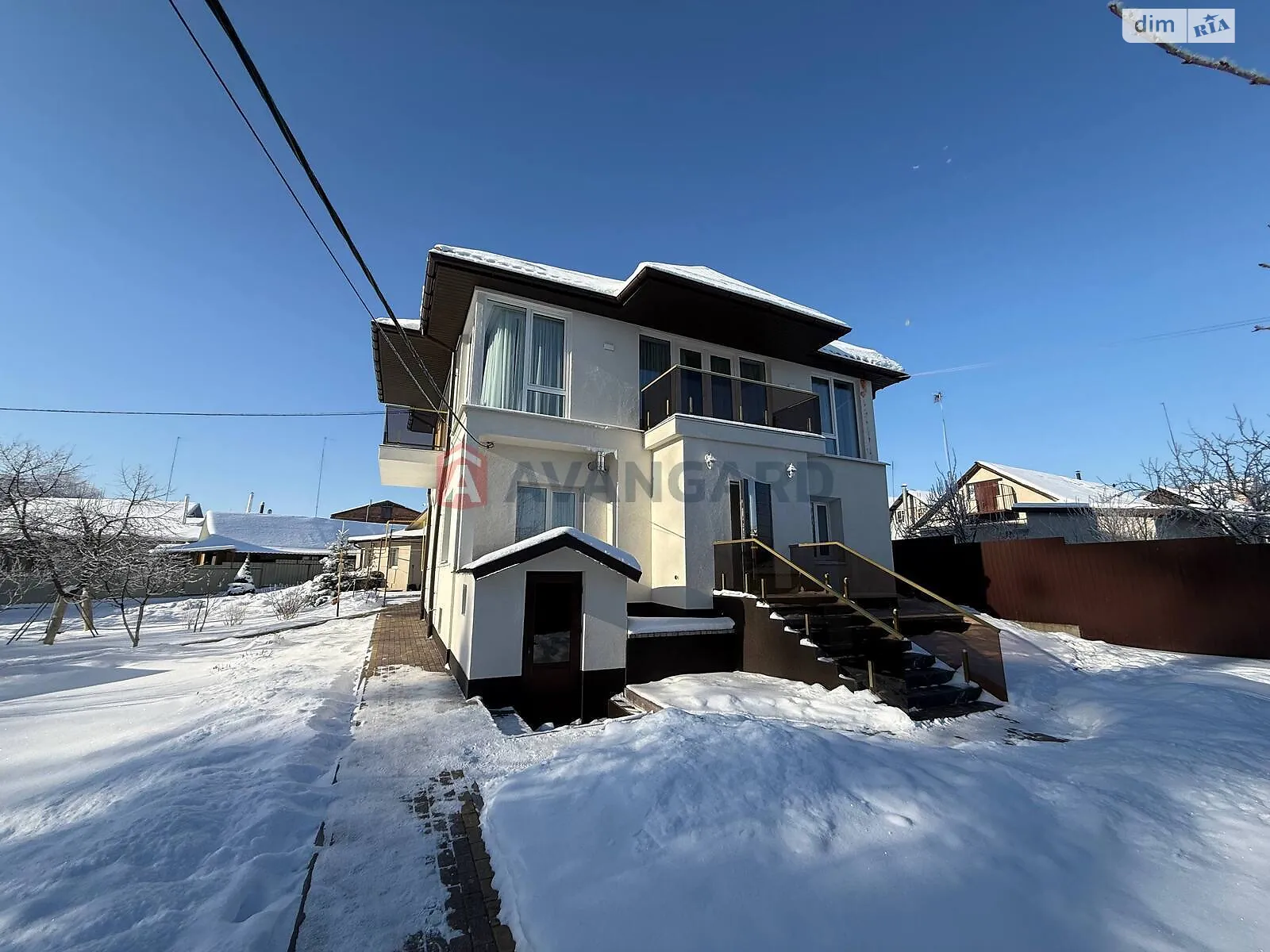 Сдается в аренду дом на 2 этажа 200 кв. м с балконом, цена: 2700 $ - фото 1