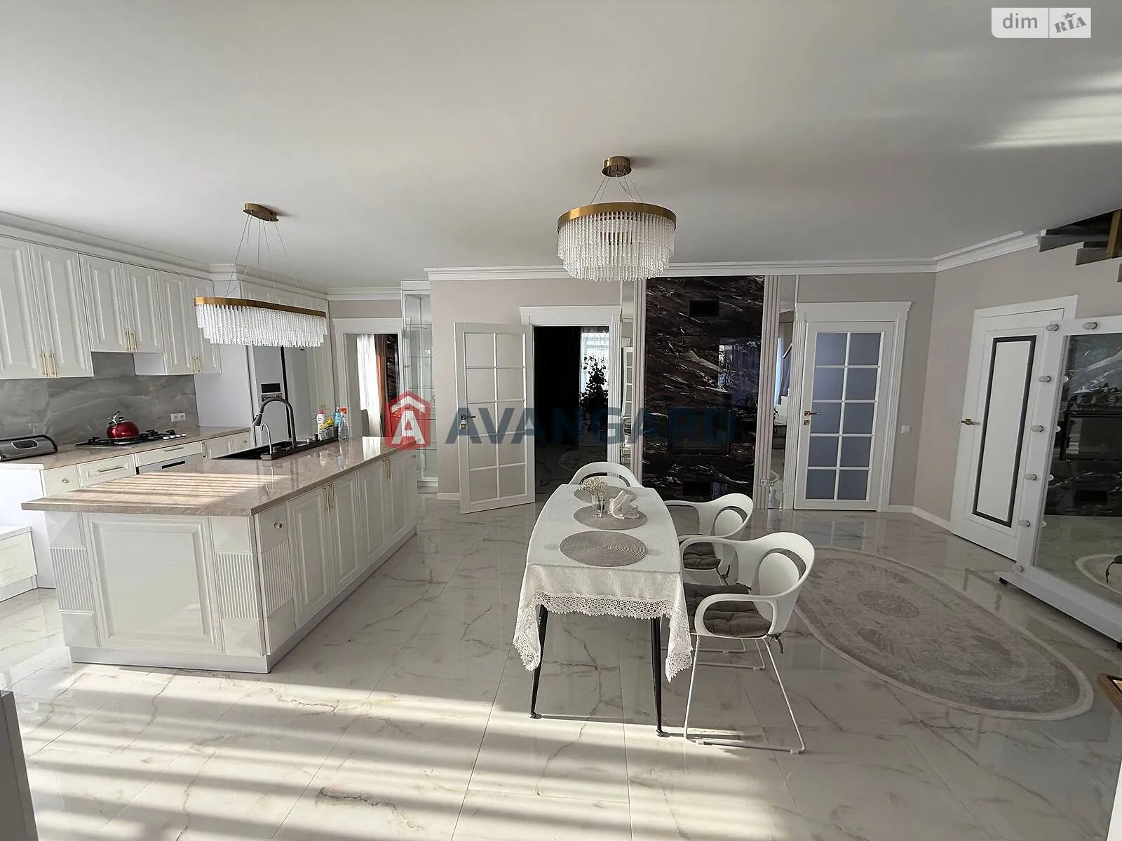 Сдается в аренду дом на 2 этажа 200 кв. м с беседкой, цена: 2700 $ - фото 1