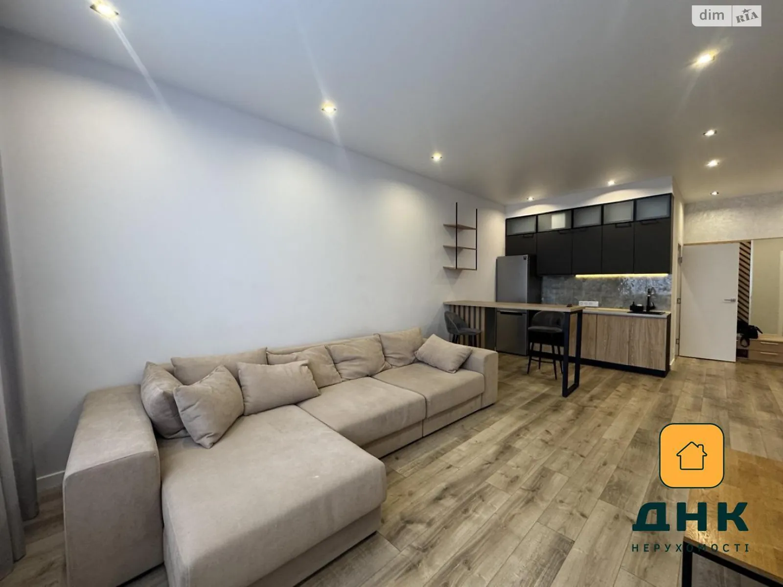 Продается 1-комнатная квартира 58 кв. м в Одессе, бул. Французский, 26 - фото 1