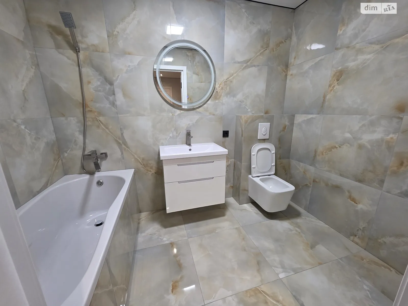 Продается 2-комнатная квартира 60 кв. м в Хмельницком, цена: 75444 $ - фото 1