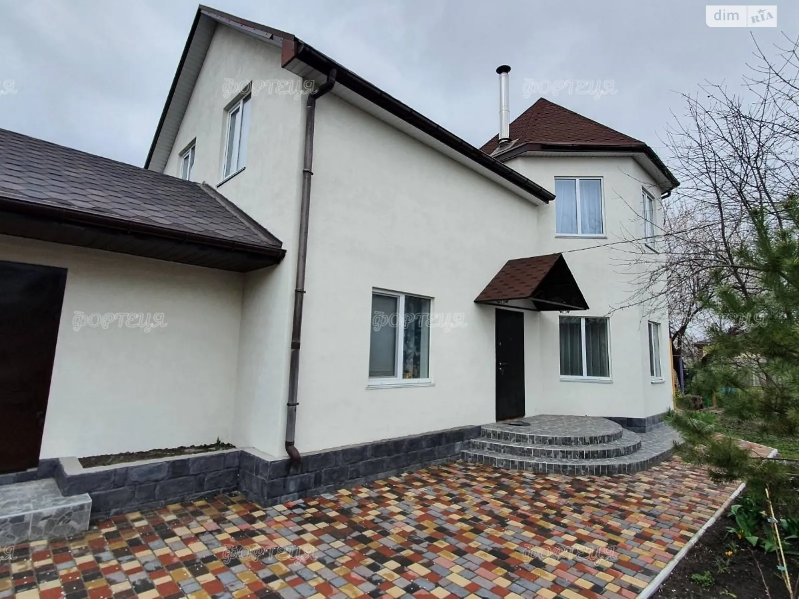 Продается дом на 2 этажа 139 кв. м с верандой, цена: 87000 $ - фото 1