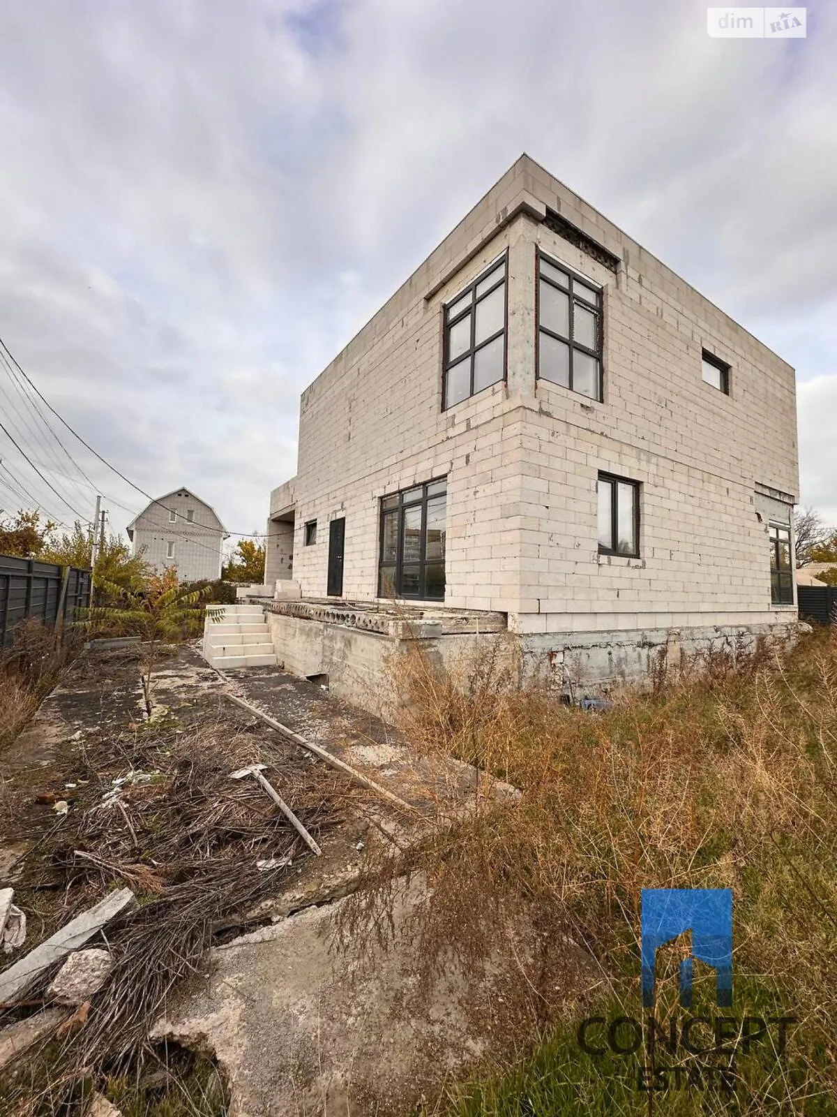 Продается дом на 2 этажа 200 кв. м с подвалом, цена: 95000 $ - фото 1