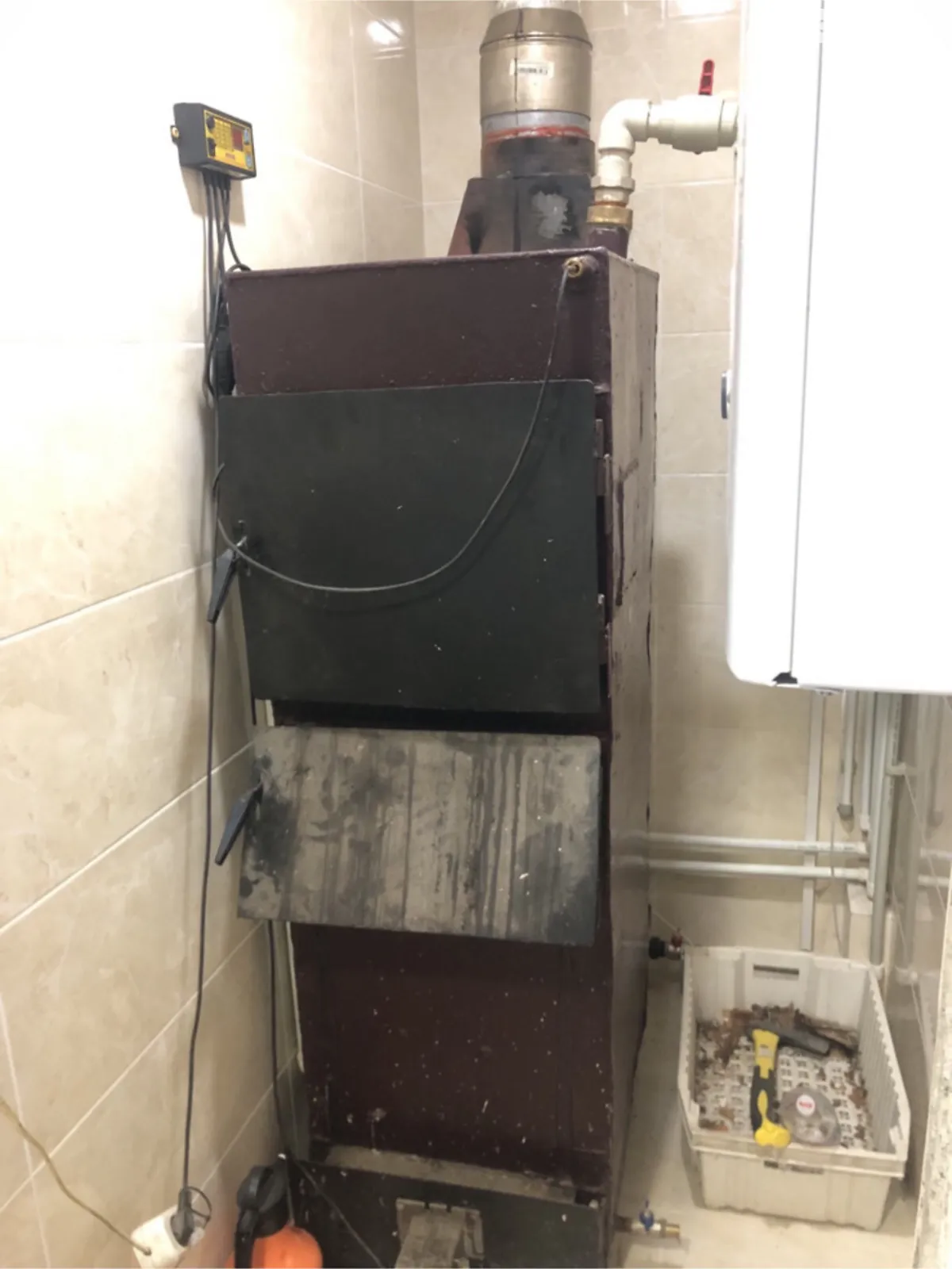 Продается дом на 2 этажа 150 кв. м с подвалом, цена: 75000 $ - фото 1