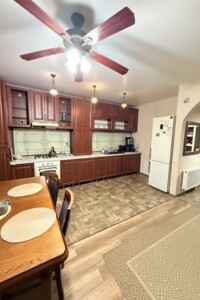 Продаж квартири, Івано-Франківська, Крихівці (Івано-Франківськ), Слобідська вулиця, буд. 6