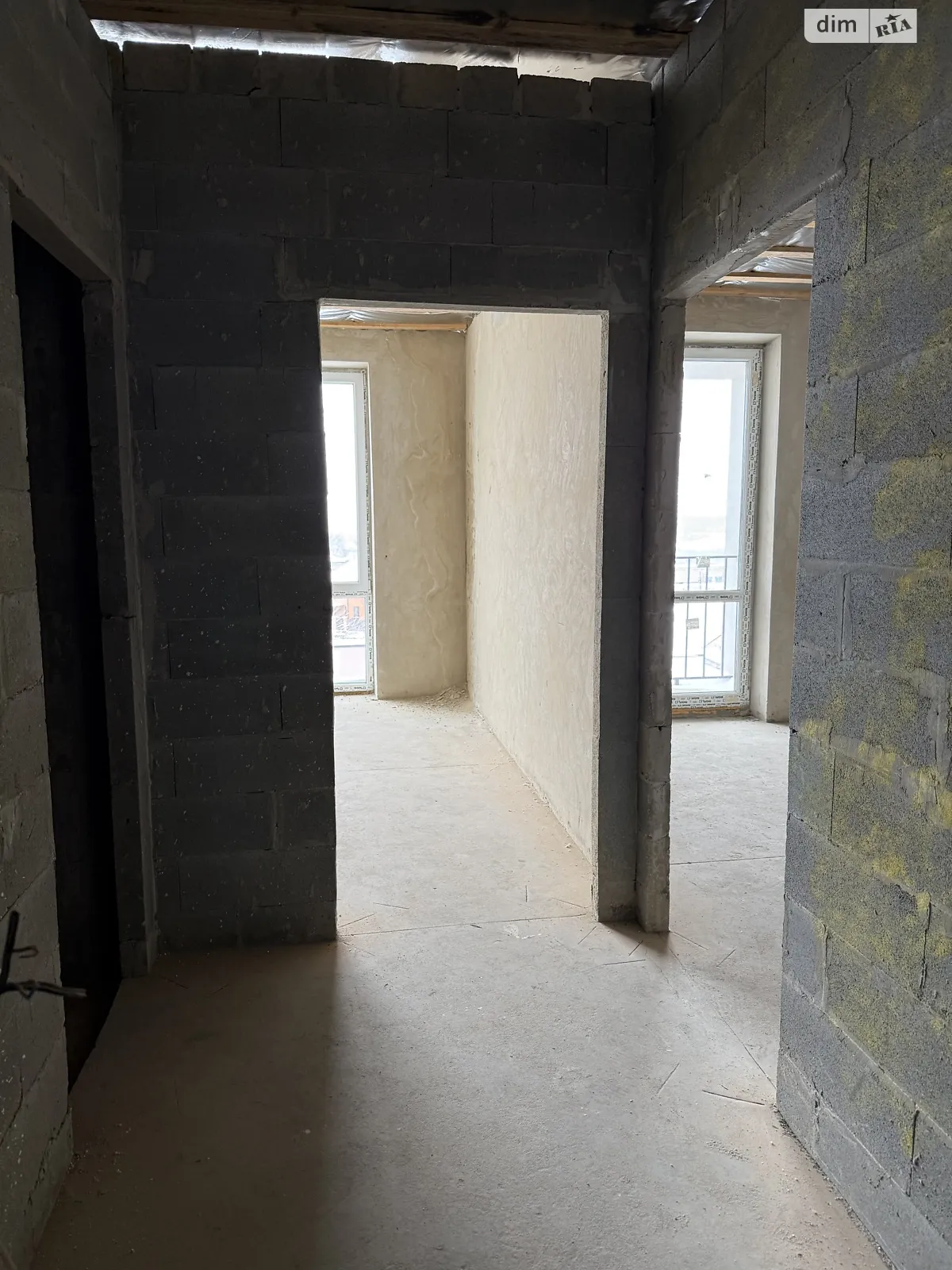 Продается 2-комнатная квартира 52 кв. м в Гостомеле, ул. Сентябрьская, 21 - фото 1