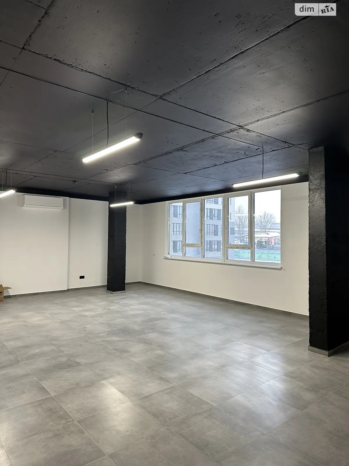 Сдается в аренду офис 76.1 кв. м в бизнес-центре, цена: 26635 грн - фото 1