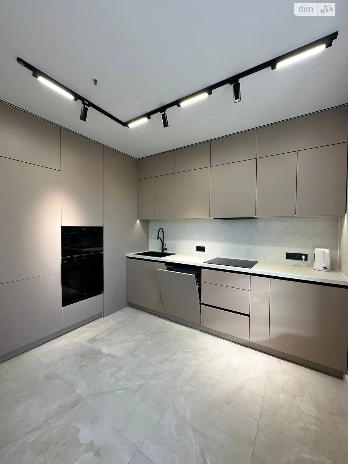 Здається в оренду 2-кімнатна квартира 60 кв. м у Одесі - фото 1