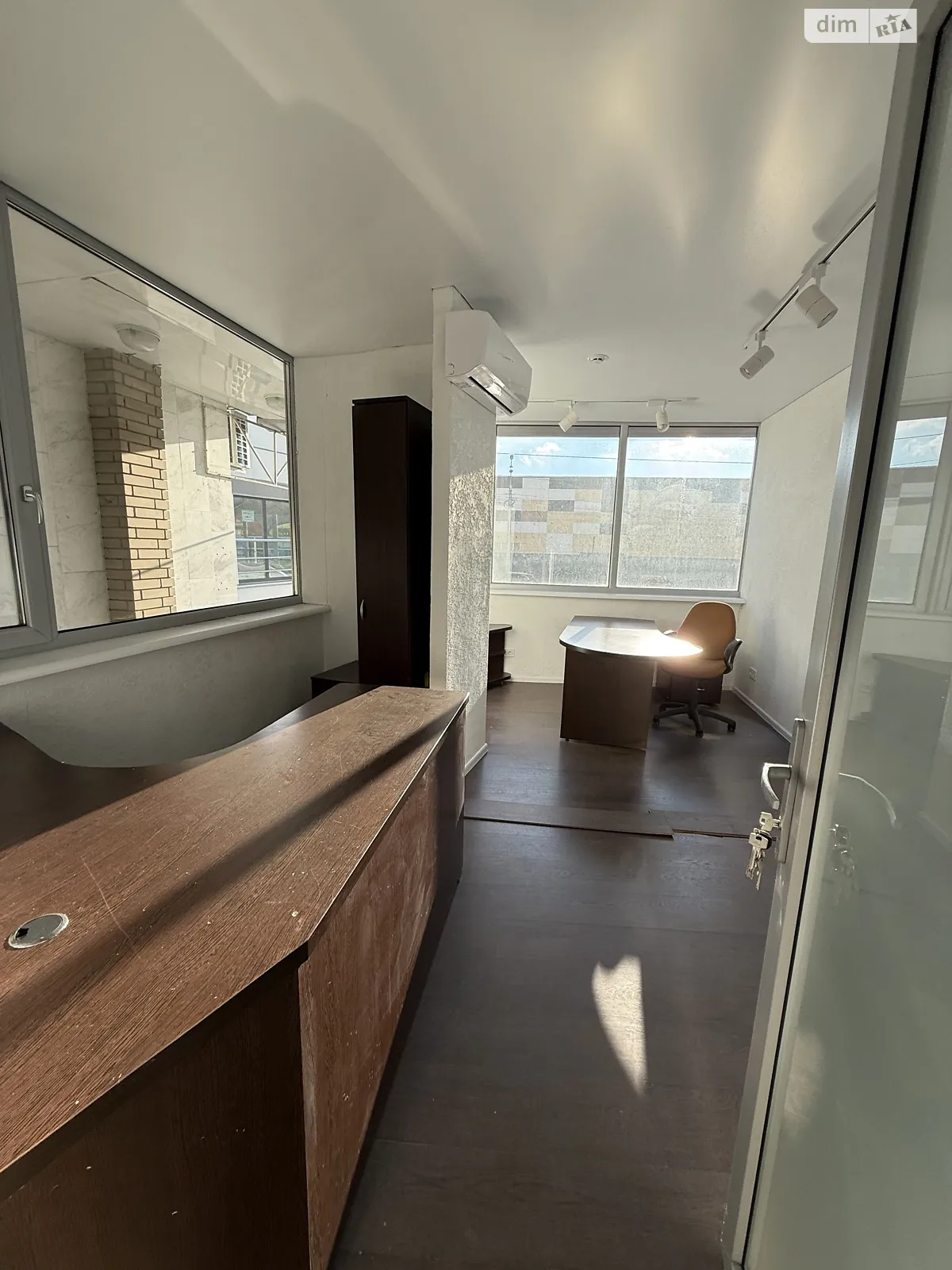 Здається в оренду офіс 25 кв. м в бізнес-центрі, цена: 8000 грн - фото 1