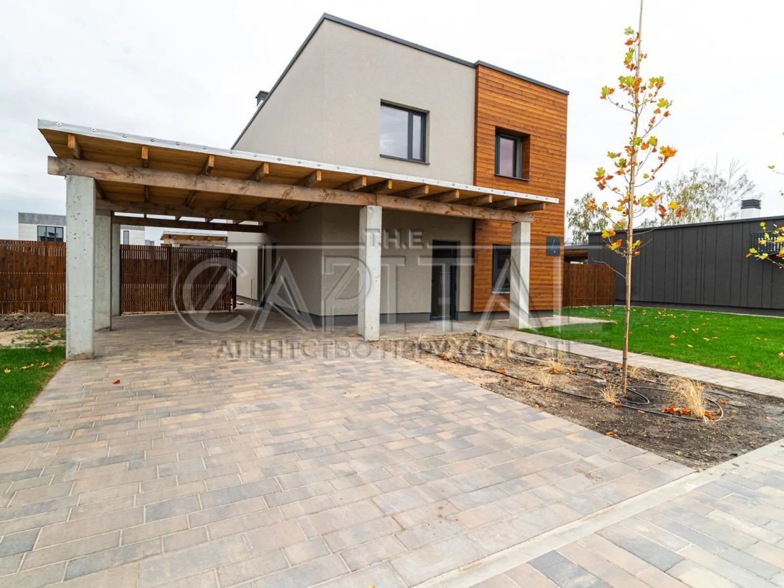 Продается дом на 2 этажа 162 кв. м с участком, цена: 186300 $ - фото 1