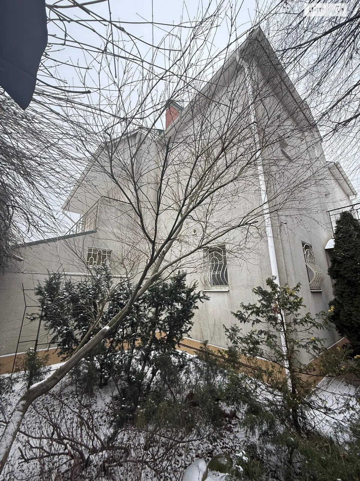 Продается дом на 3 этажа 464.8 кв. м с участком, цена: 250000 $ - фото 1