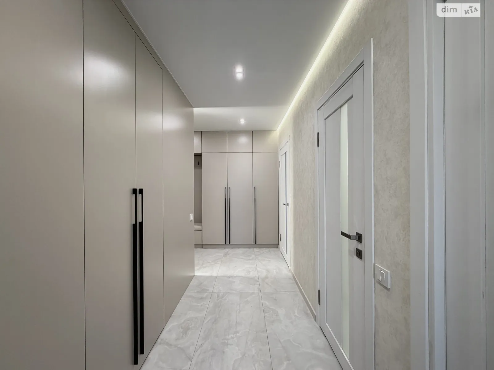 Продается 2-комнатная квартира 63 кв. м в Виннице, ул. Келецкая - фото 1