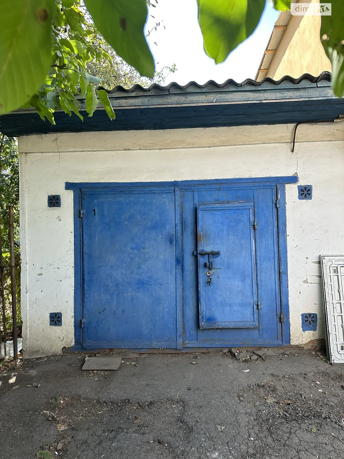 Продается отдельно стоящий гараж универсальный на 20.8 кв. м, цена: 9000 $ - фото 1