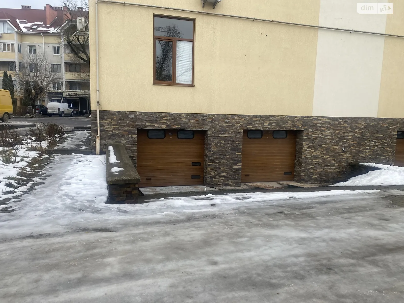 Продается отдельно стоящий гараж под легковое авто на 24.3 кв. м, цена: 16000 $ - фото 1