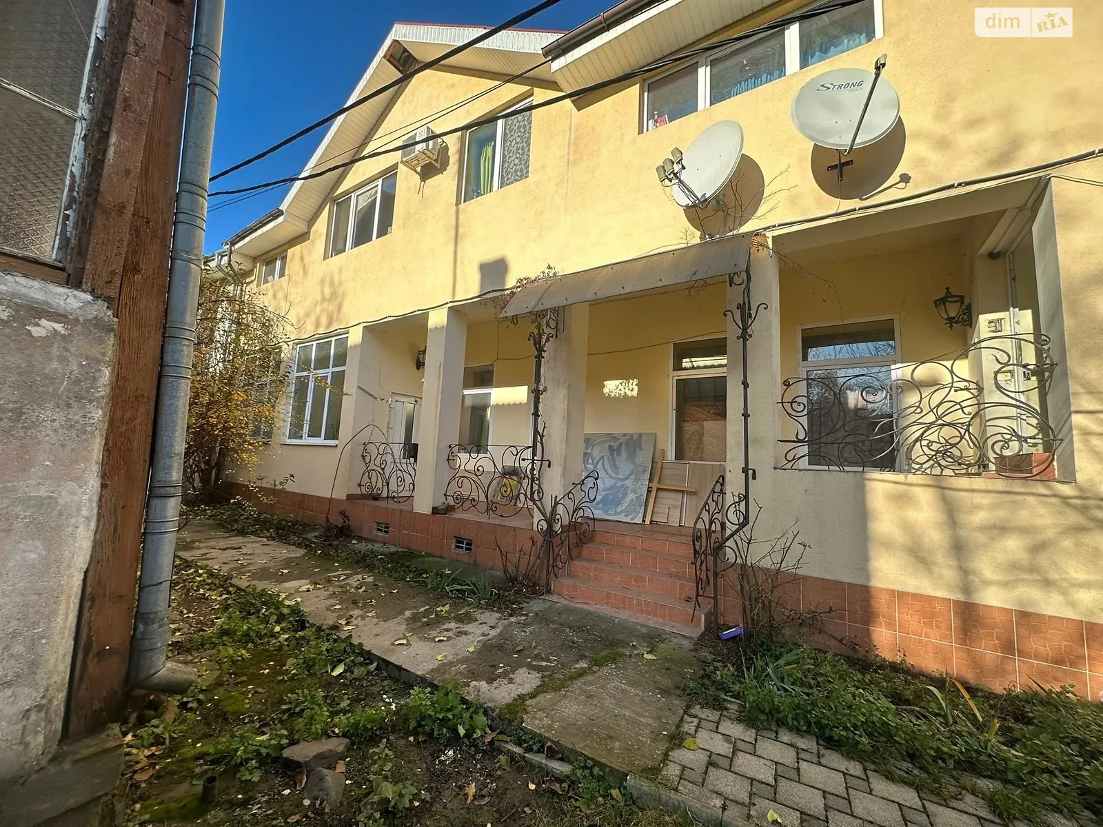 Продається 2-кімнатна квартира 72.1 кв. м у Ужгороді, вул. Берчені - фото 1