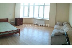 Продаж квартири, Одеса, р‑н. Приморський, Середня (Осипенко) вулиця